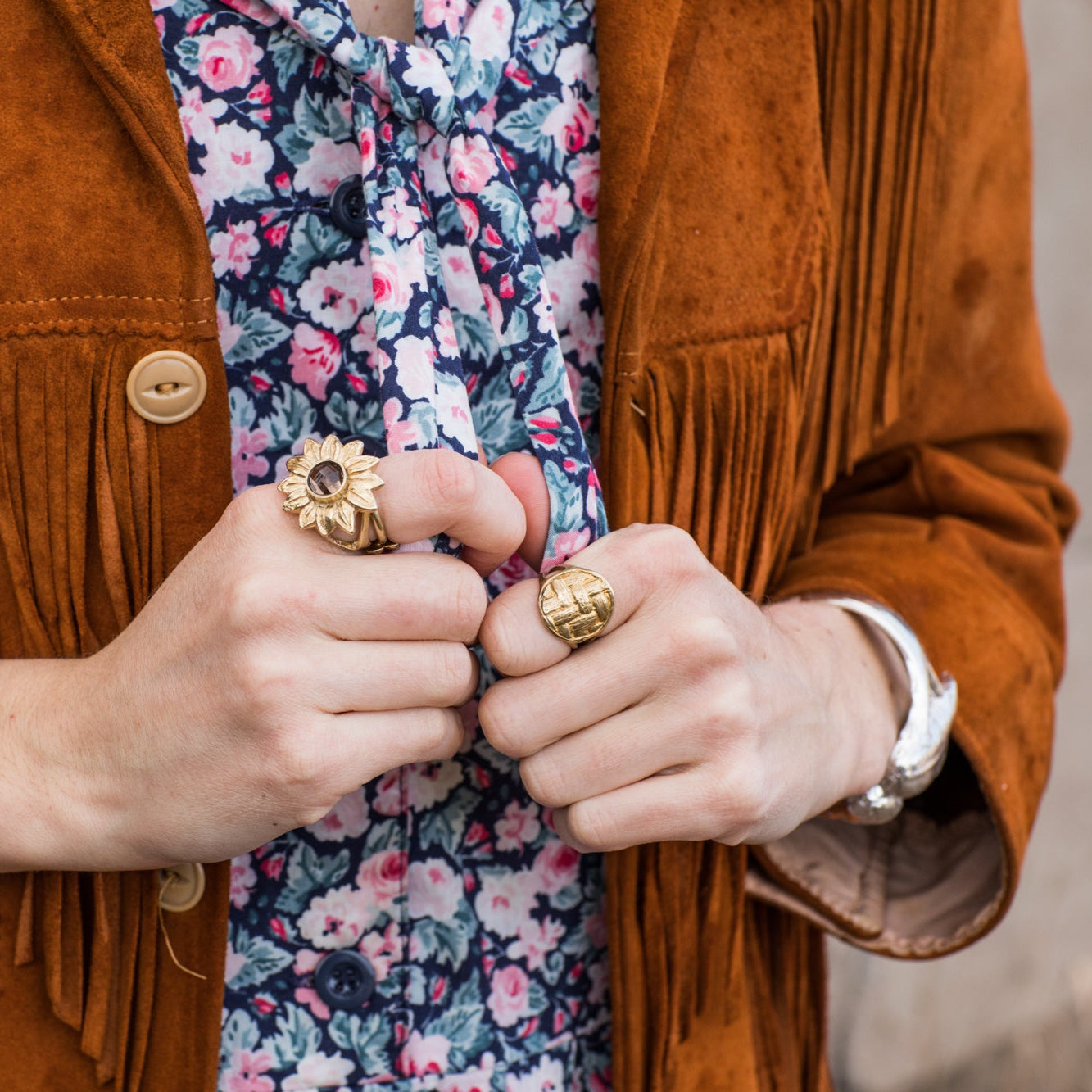 Round Basket Coin Ring