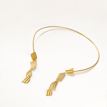 Shell Dangle Open Collar