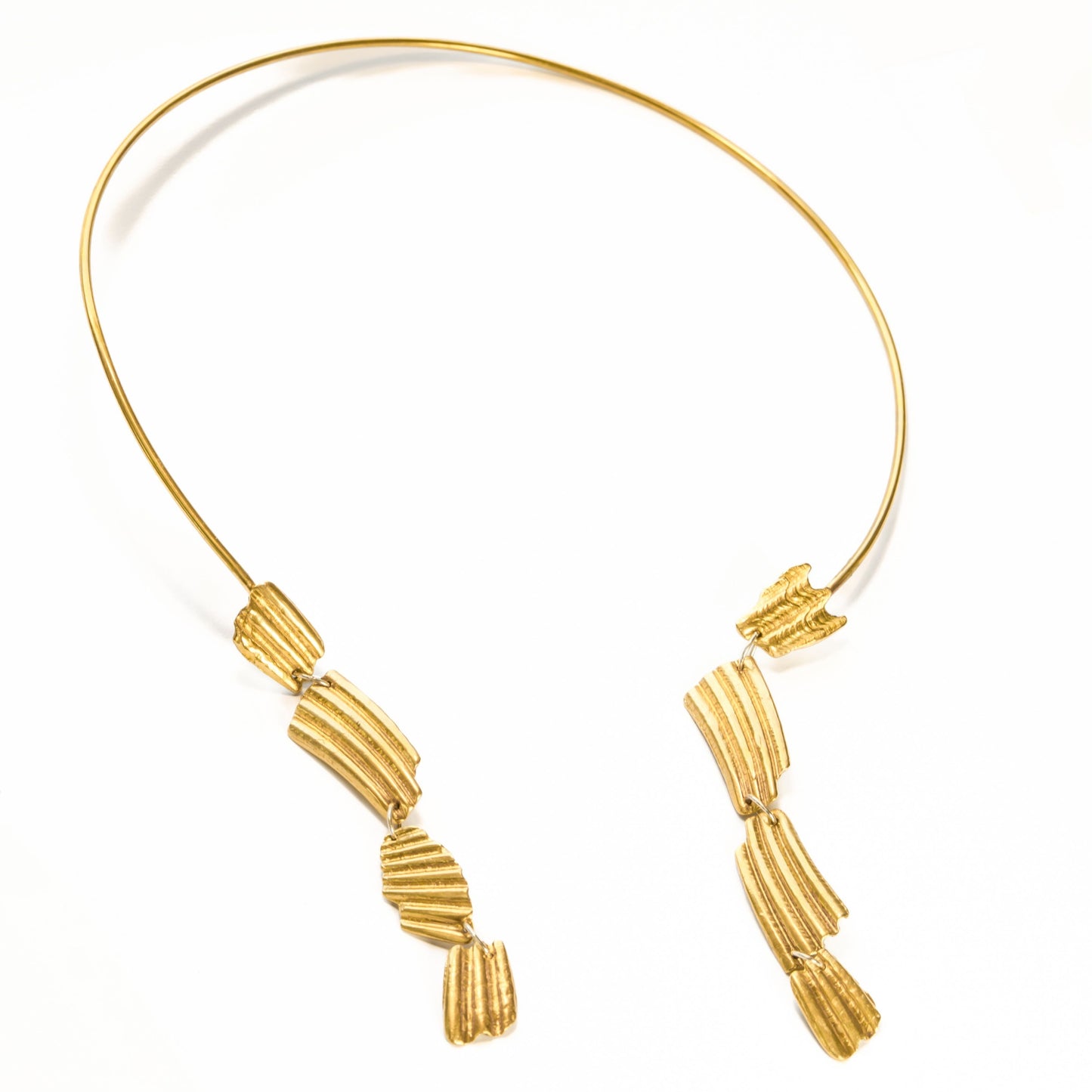 Shell Dangle Open Collar