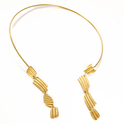 Shell Dangle Open Collar