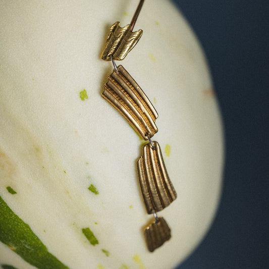 Shell Dangle Open Collar