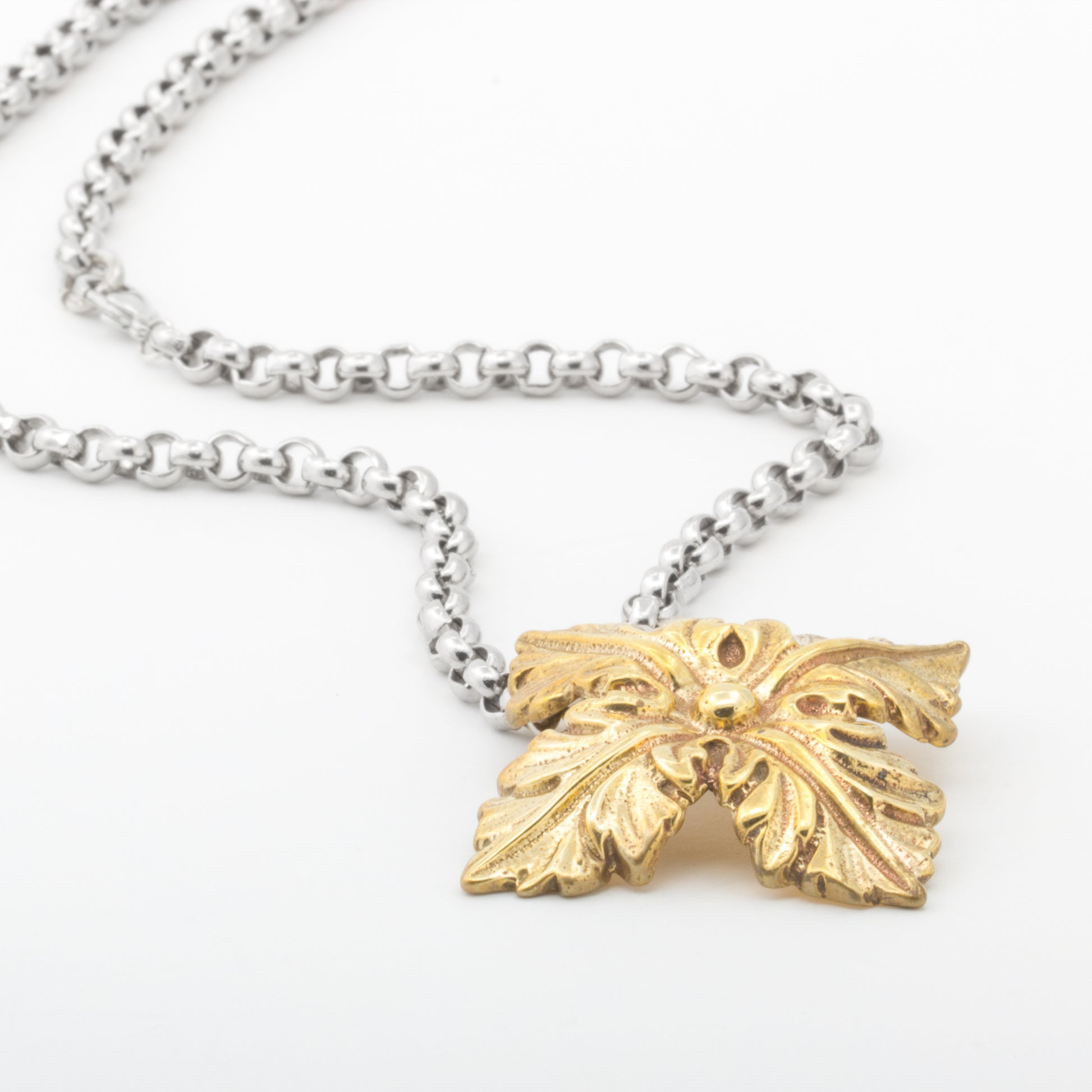 Four Point Medallion